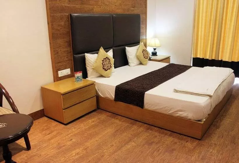 Fotos del hotel Capital O 419 A Suites:  20