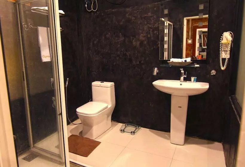 Fotos del hotel Travelers Lodge By City Hub:  8