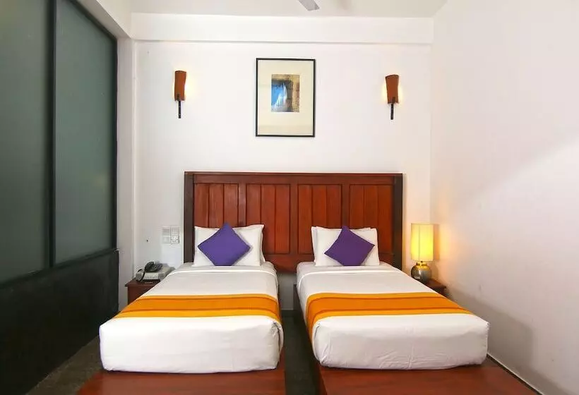 Fotos del hotel Travelers Lodge By City Hub:  2