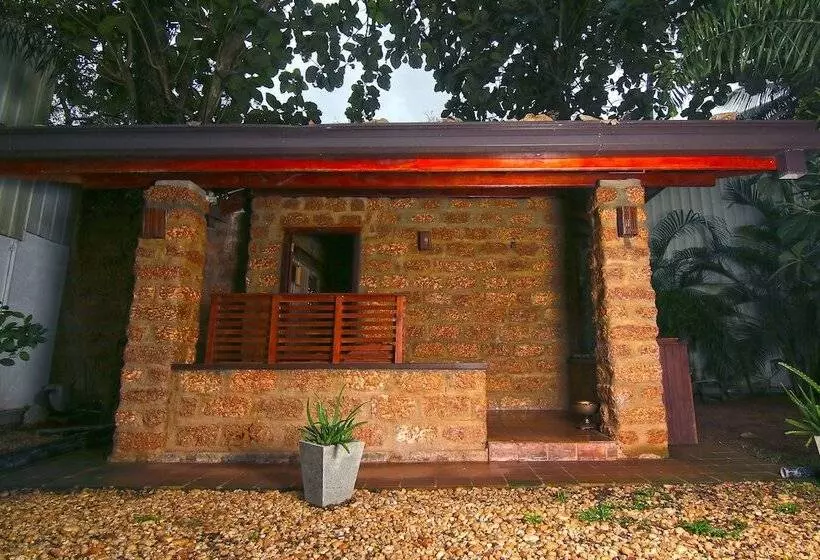 Fotos del hotel Travelers Lodge By City Hub:  9