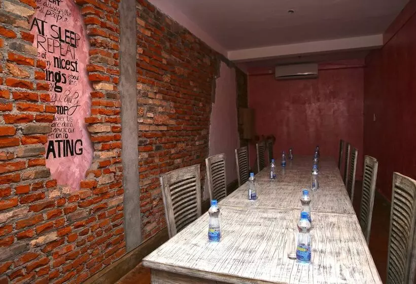 Fotos del hotel Travelers Lodge By City Hub:  6