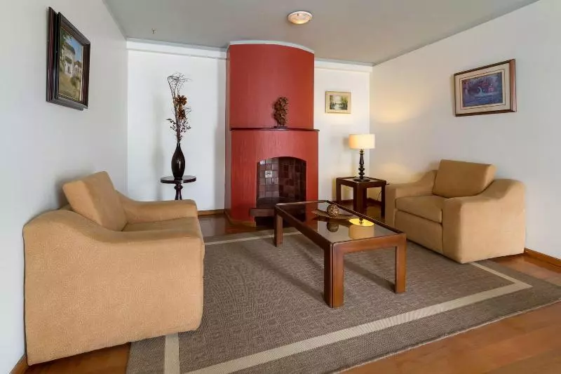 Fotos del hotel Suites Metropoli:  8