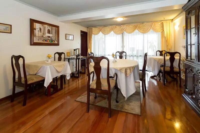 Fotos del hotel Suites Metropoli:  9