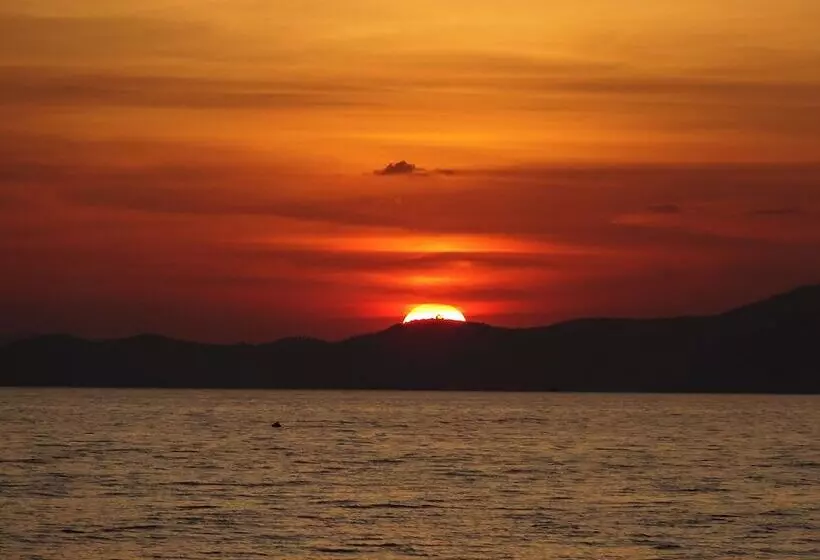 Fotos del hotel Isle Beach Resort:  21