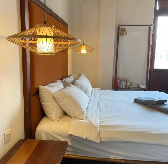 Ren I Tang Heritage Inn