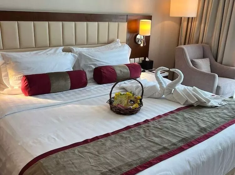 Fotos del hotel Treppan Hotel & Suites By Fakhruddin:  8