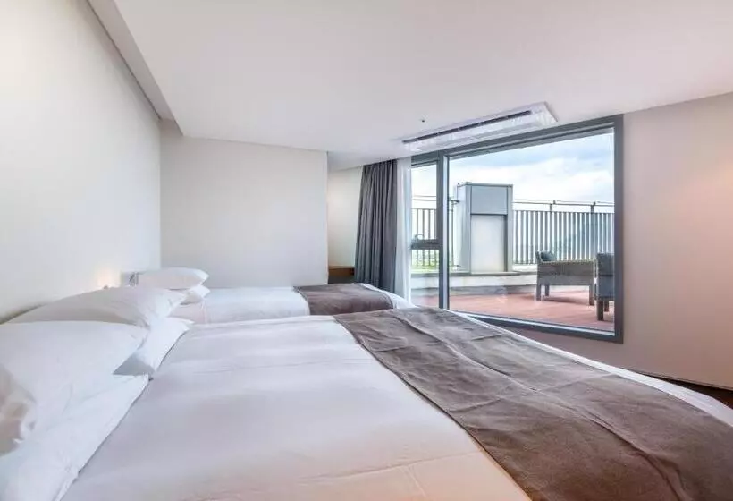 Fotos del hotel Brown Suites  And Resort:  8