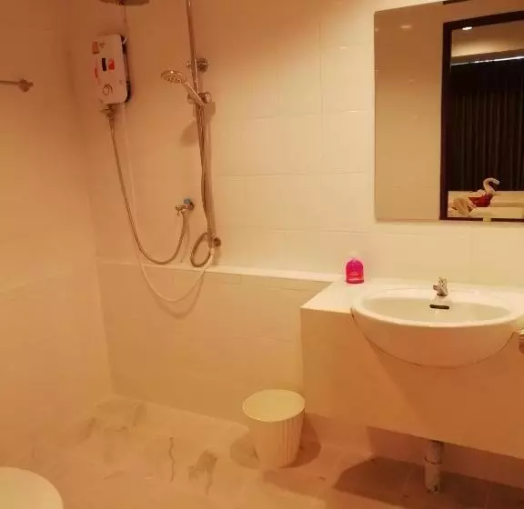 Fotos del hotel Little Lanna Guesthouse:  8