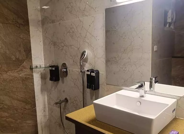 Fotos del hotel Chris  Whitefield:  3