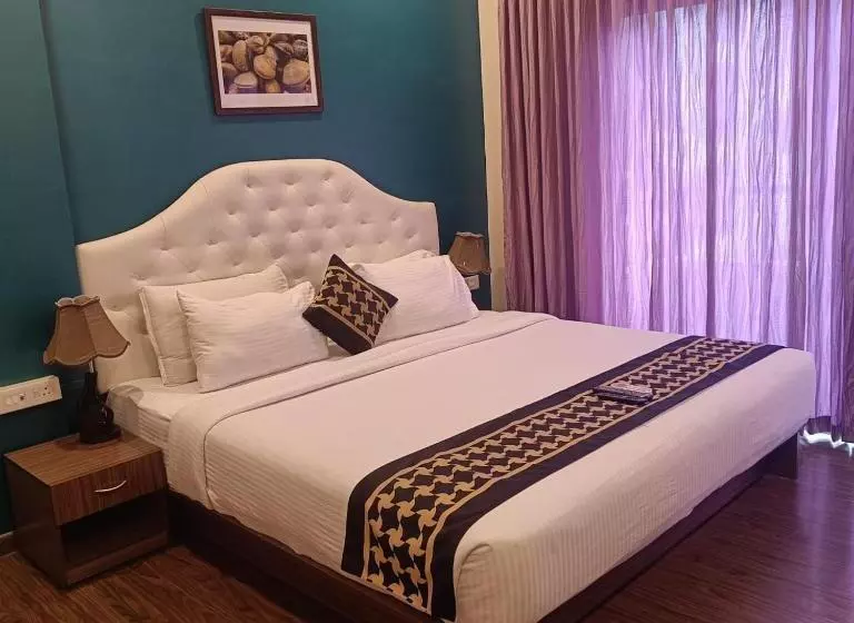 Fotos del hotel Chris  Whitefield:  8