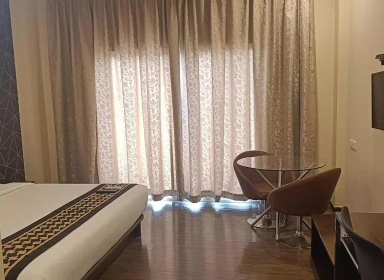 Fotos del hotel Chris  Whitefield:  14