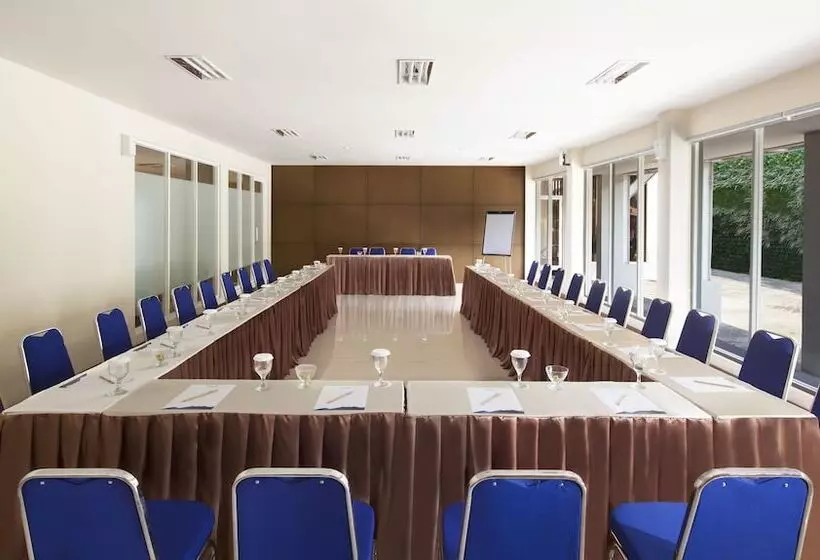 Fotos del hotel Grove  Yogyakarta:  5