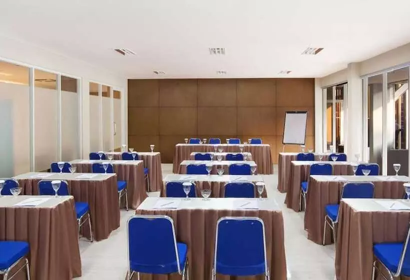 Fotos del hotel Grove  Yogyakarta:  12