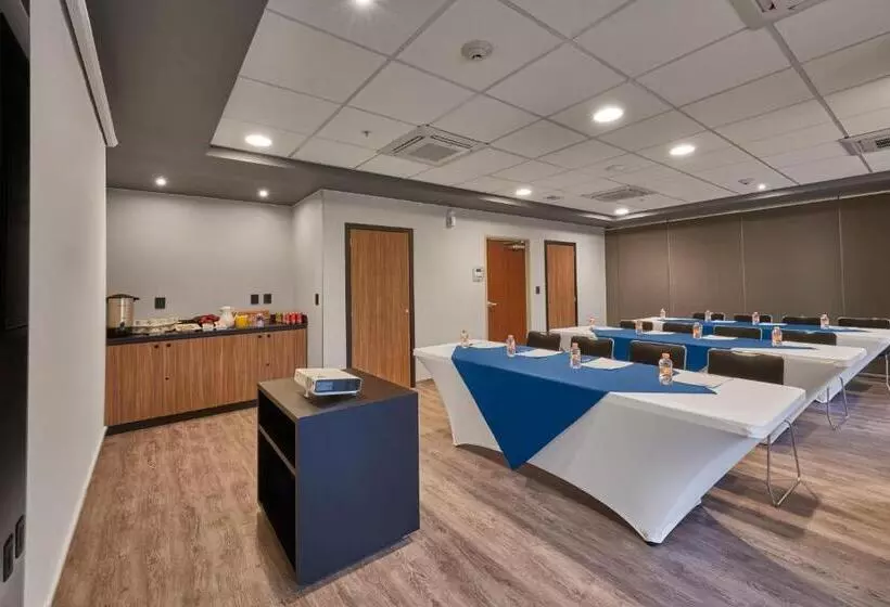 Fotos del hotel City Express Plus Periferico Sur Tlalpan:  1