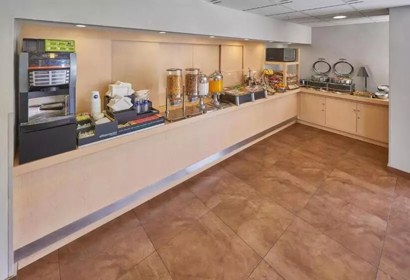 Fotos del hotel City Express Plus Periferico Sur Tlalpan:  12