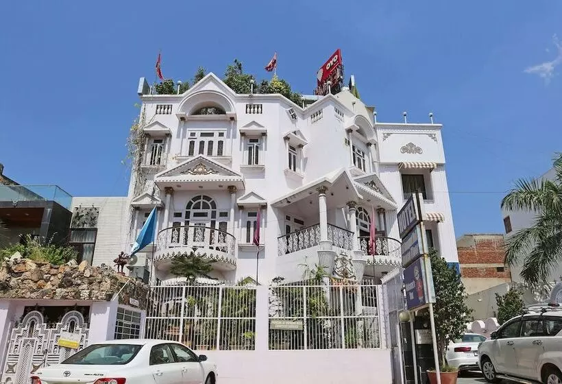 Fotos del hotel Oyo Rooms Raja Park Lbs College:  6