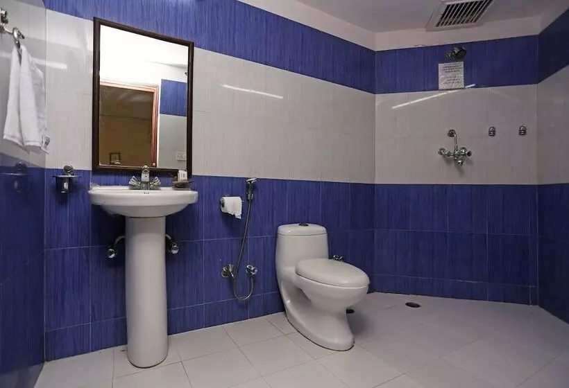 Fotos del hotel Oyo Rooms Raja Park Lbs College:  3