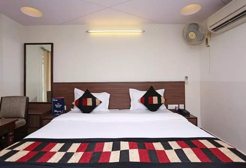 Fotos del hotel Oyo Rooms Raja Park Lbs College:  12