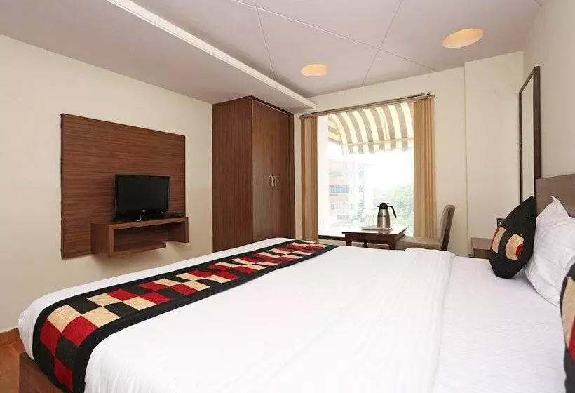 Fotos del hotel Oyo Rooms Raja Park Lbs College:  13