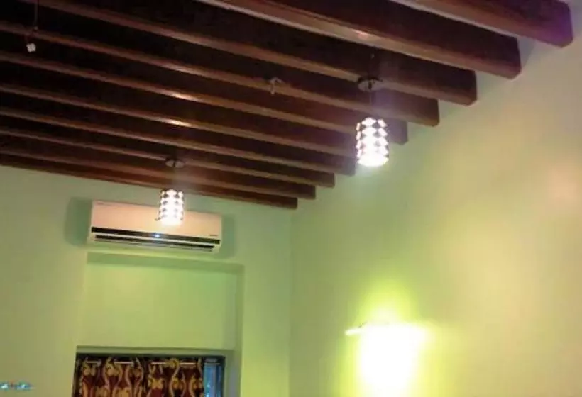 Fotos del hotel Blue Bird Colaba:  11