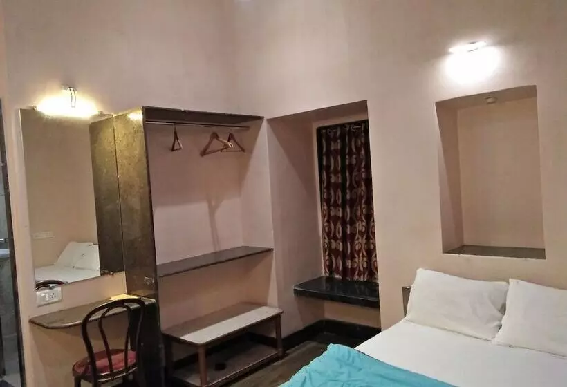 Fotos del hotel Blue Bird Colaba:  2