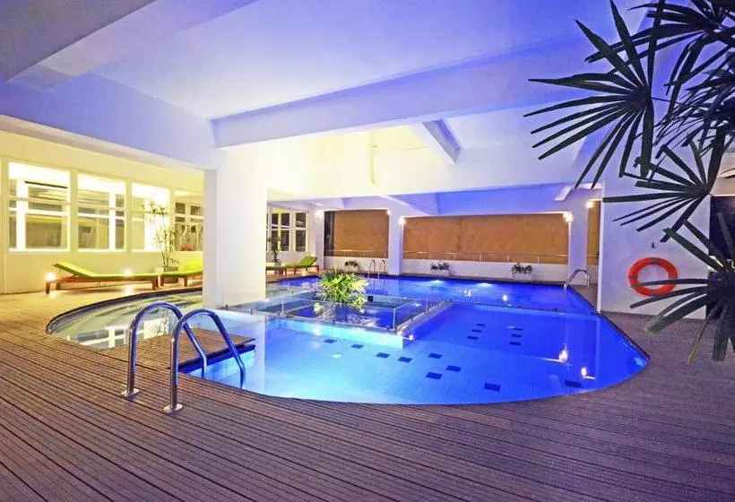 Fotos del hotel Ocean Edge Suites &  Colombo:  2