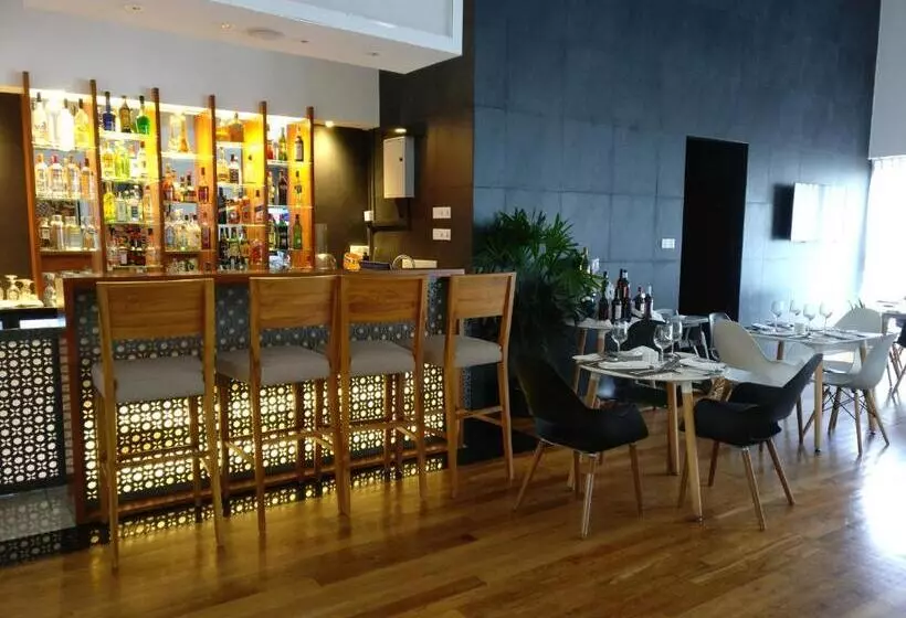 Fotos del hotel Ocean Edge Suites &  Colombo:  13