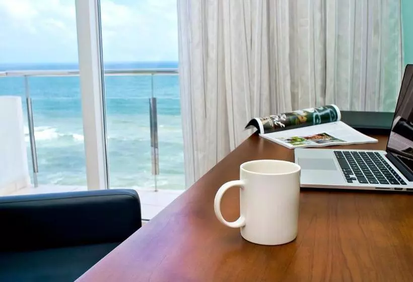Fotos del hotel Ocean Edge Suites &  Colombo:  9