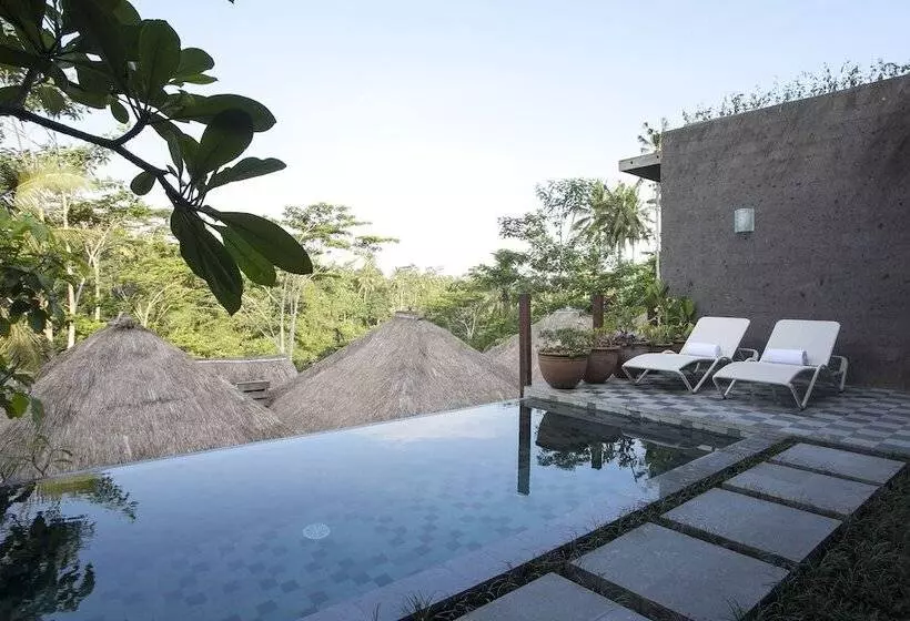 Tejaprana Resort & Spa