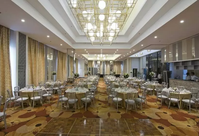 Fotos del hotel Hive  And Convention Place:  2