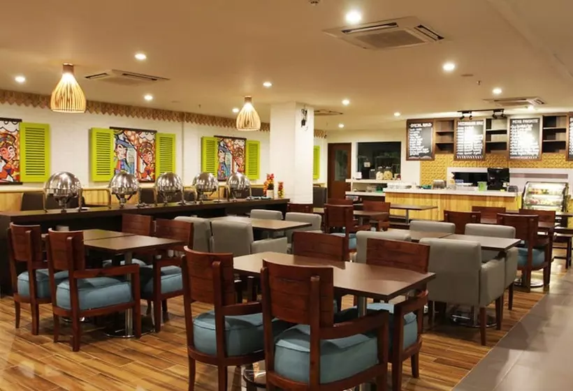 Fotos del hotel Maxonehotels.com At Kramat:  12