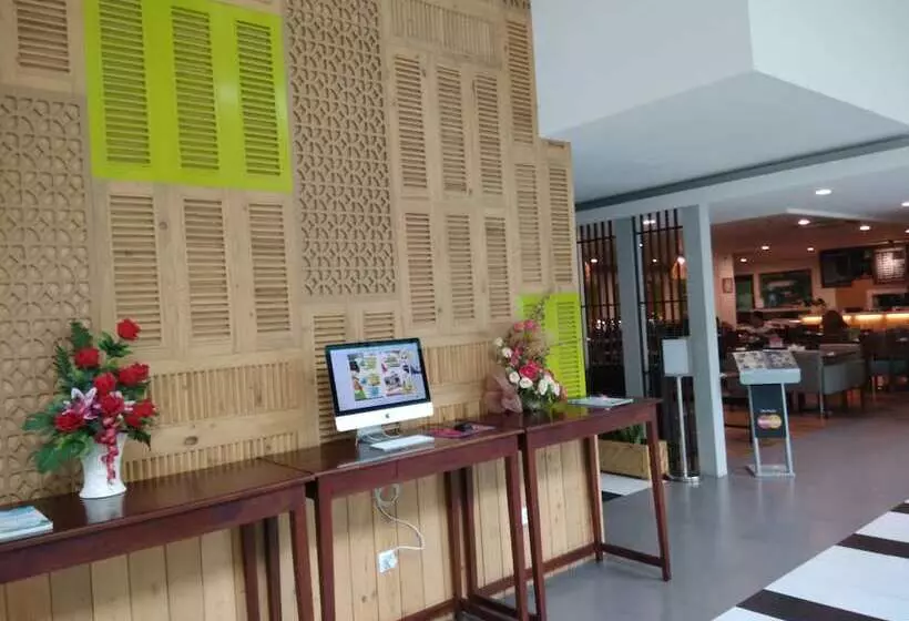 Fotos del hotel Maxonehotels.com At Kramat:  11