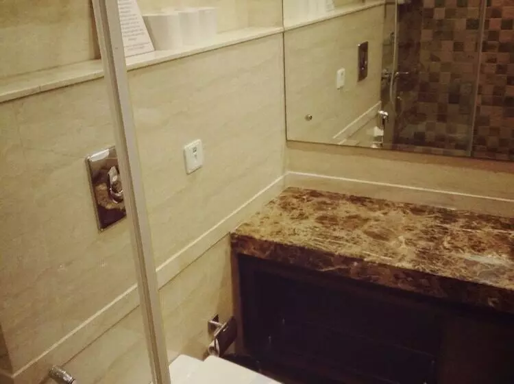 Fotos del hotel Stately Suites Nh 8:  8