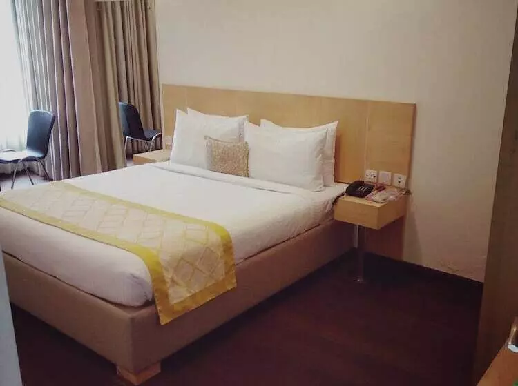 Fotos del hotel Stately Suites Nh 8:  16