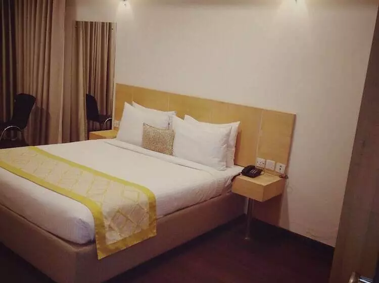 Fotos del hotel Stately Suites Nh 8:  15