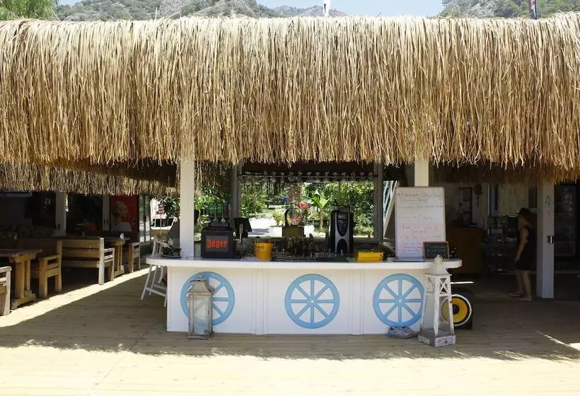 Fotos del hotel Golden Sand Beach & Caravan:  2