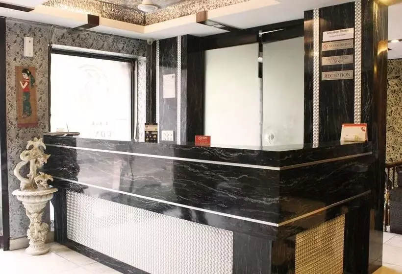 Fotos del hotel Oyo Rooms Rajendra Place Metro Station:  2