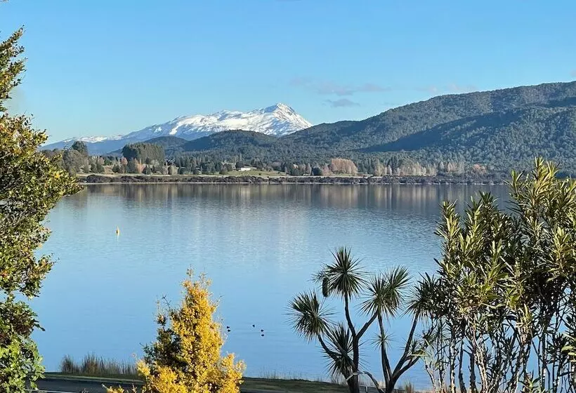 Fotos del hotel Te Anau Lakefront Backpackers:  5