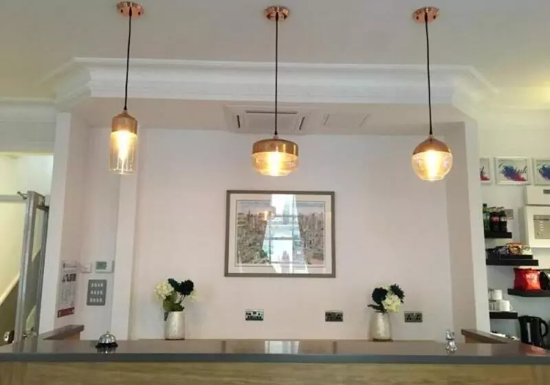 The Beverley Hotel London – Victoria