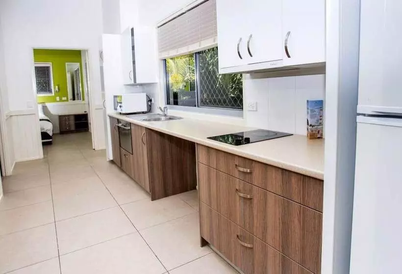 Fotos del hotel Reflections Holiday Parks Clarkes Beach:  2