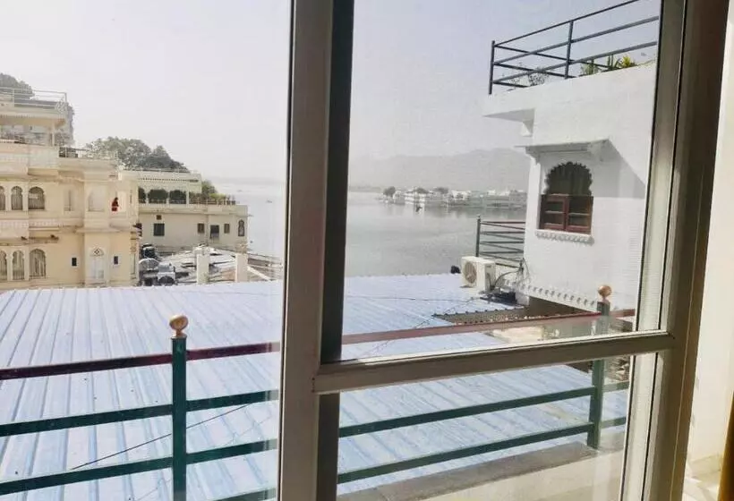 Fotos del hotel Devraj Niwas:  16