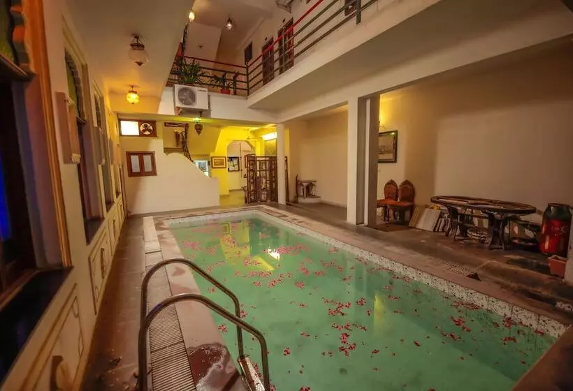 Fotos del hotel Devraj Niwas:  12