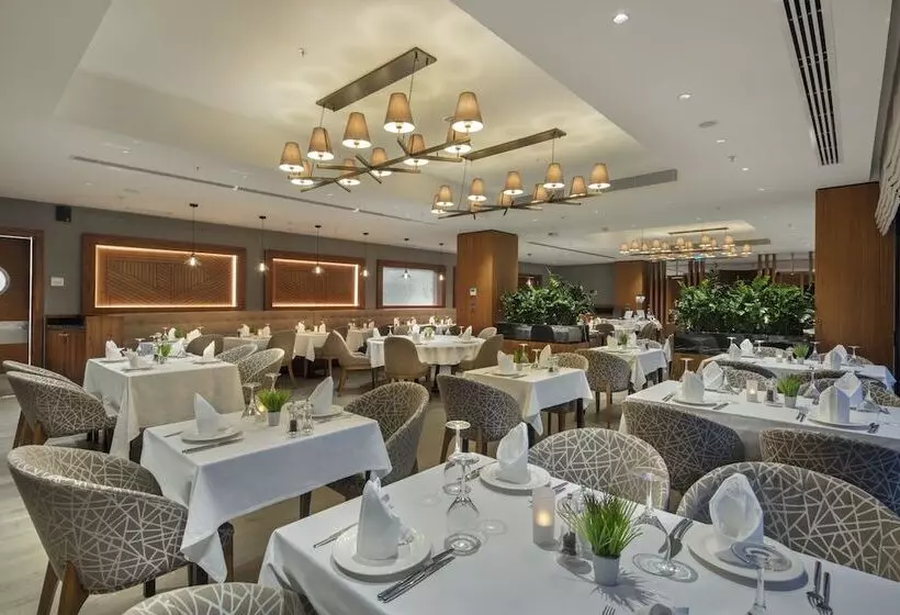Fotos del hotel Holiday Inn Istanbul  Tuzla Bay, An Ihg:  6