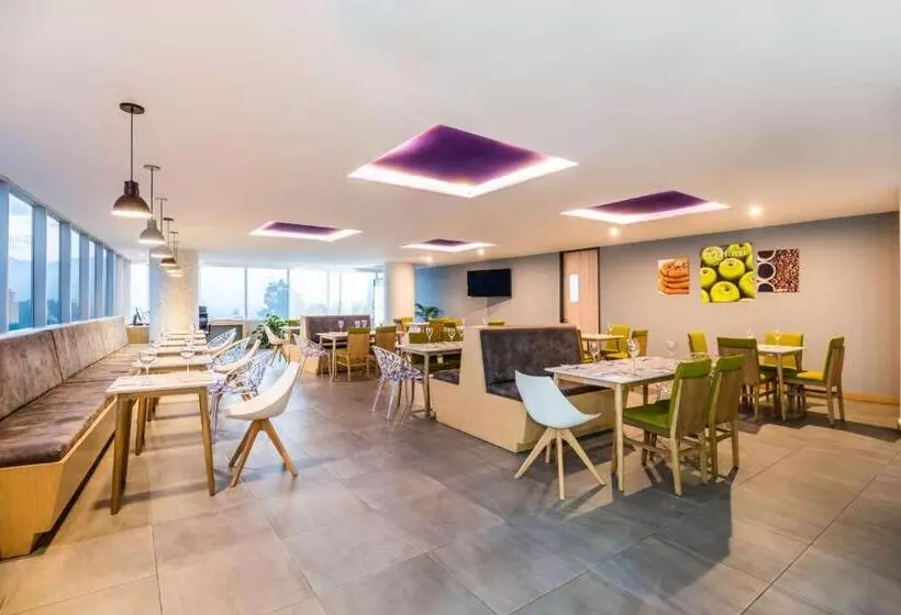 Fotos del hotel La Quinta By Wyndham Medellin:  2