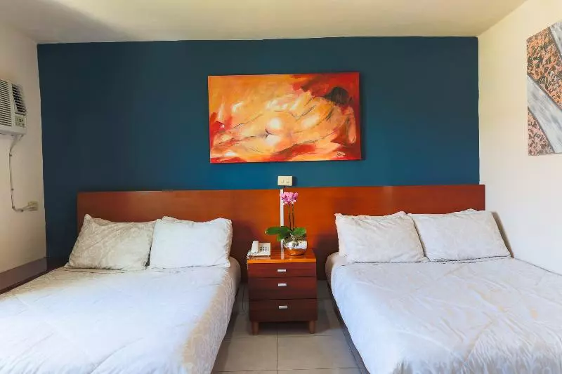 Suites Villa Italia