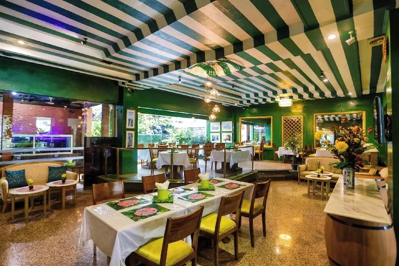Fotos del hotel Johns Pardede International:  4