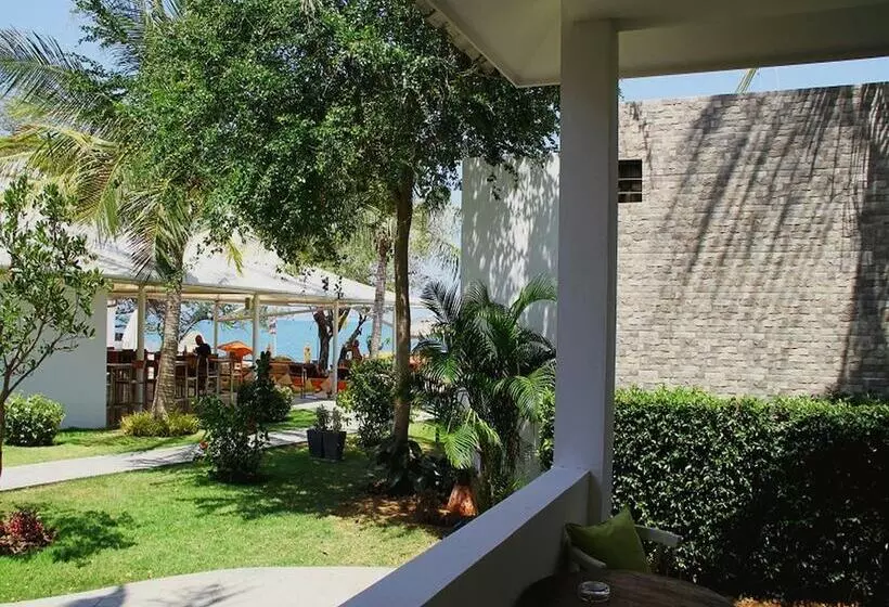 Fotos del hotel Sanae Beach Club:  5