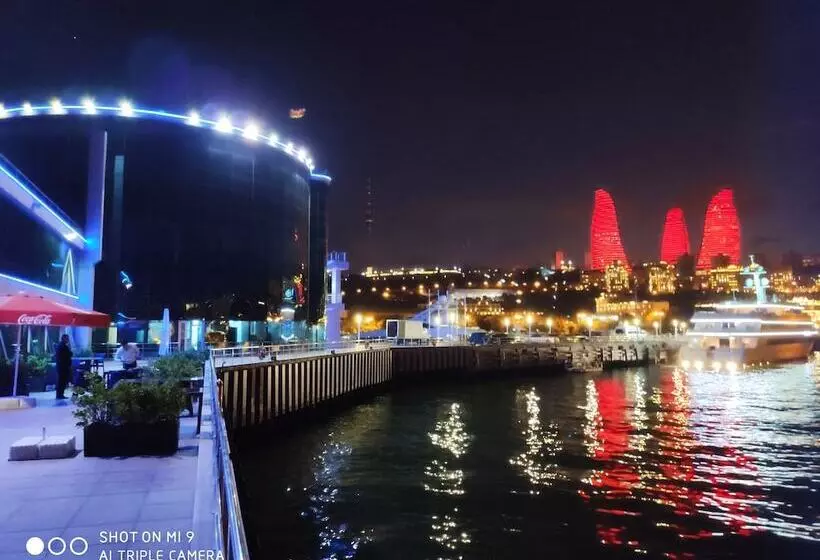 Fotos del hotel Yacht Club:  20