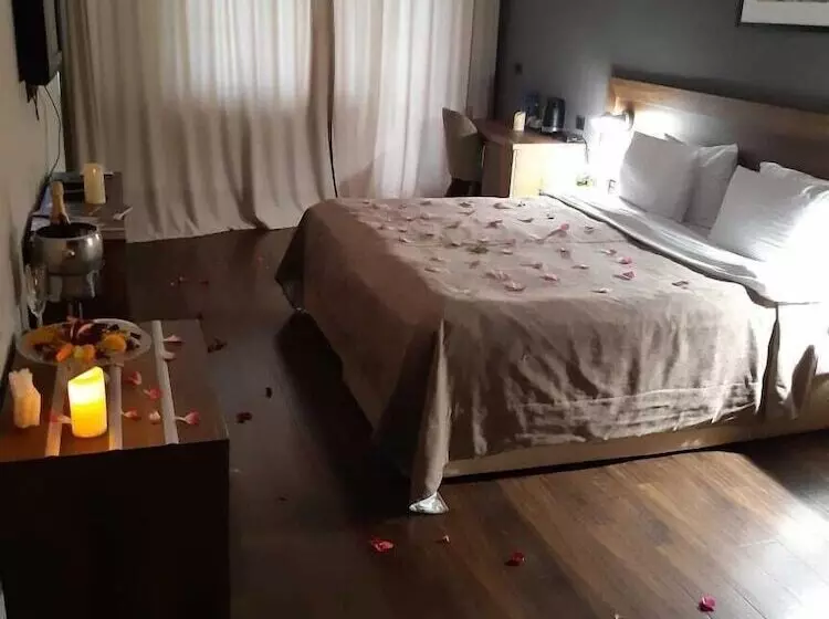Fotos del hotel Yacht Club:  15