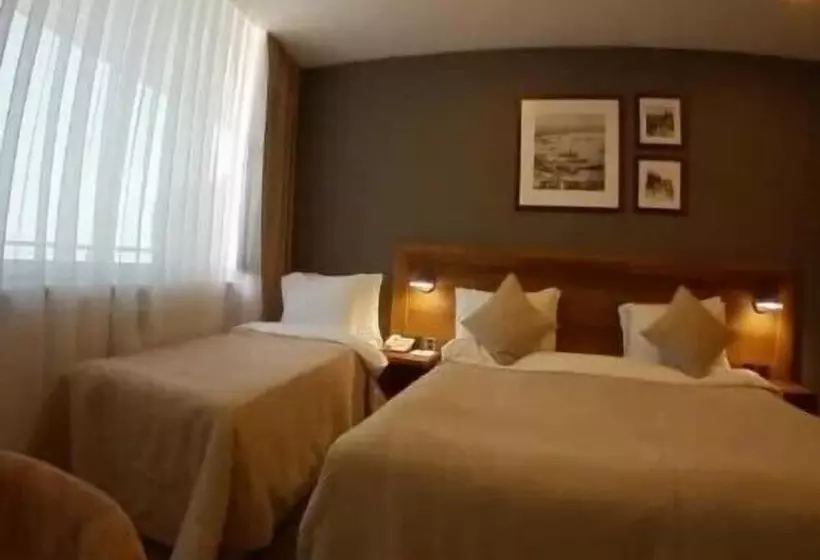 Fotos del hotel Yacht Club:  5